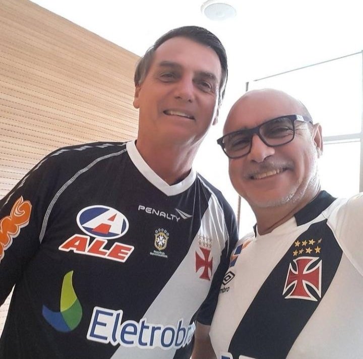 Fabrício Queiroz (PTB), ex-assessor do senador Flávio Bolsonaro (PL-RJ), e o presidente Jair Bolsonaro (PL) -