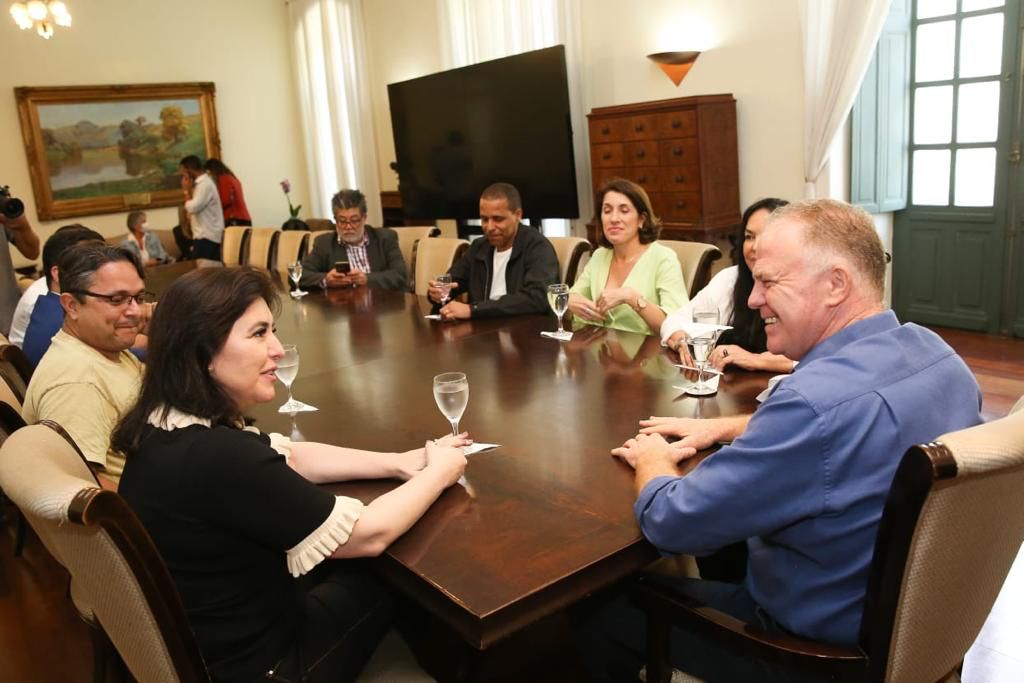 A presidenciável Simone Tebet (MDB) em encontro com o governador do Espírito Santo Renato Casagrande (PSB)