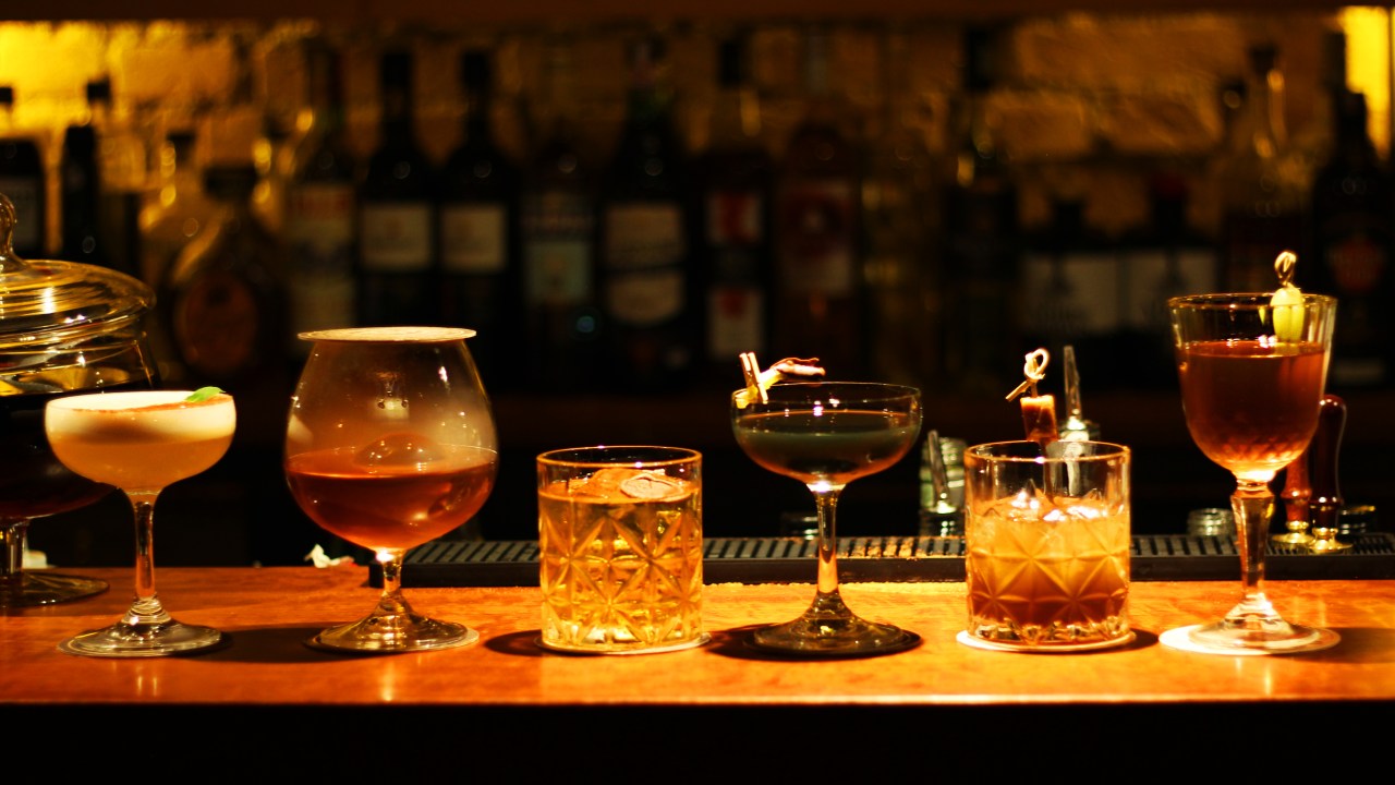 Os seis drinks que compõem a carta de inverno do Esconderijo Juan Caloto -