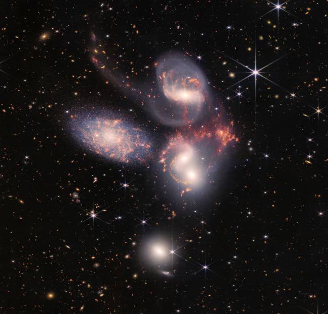 O Quinteto de Stephan, um agrupamento visual de cinco galáxias