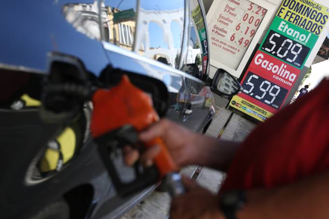 A dura previsão que pode atingir em cheio o preço da gasolina