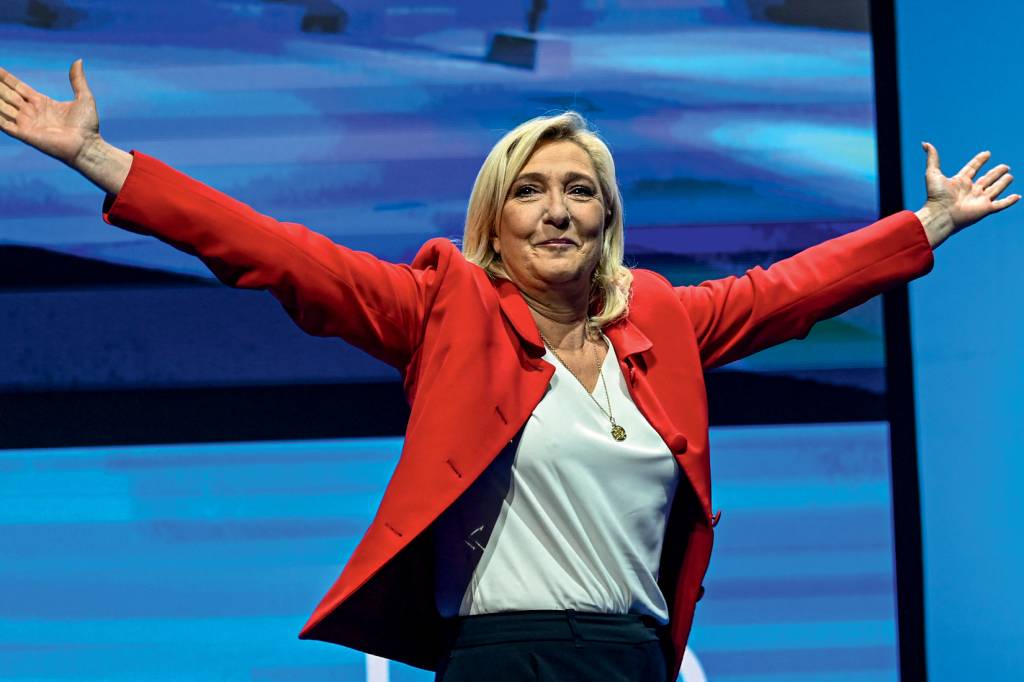 AVANÇO - Le Pen, líder da ultradireita da França: de oito para 89 deputados -