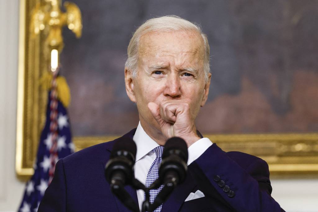 063_1411460874.jpg Presidente americano Joe Biden tossindo