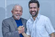 Lula promete prorrogar Auxílio Brasil de 600 reais caso seja eleito