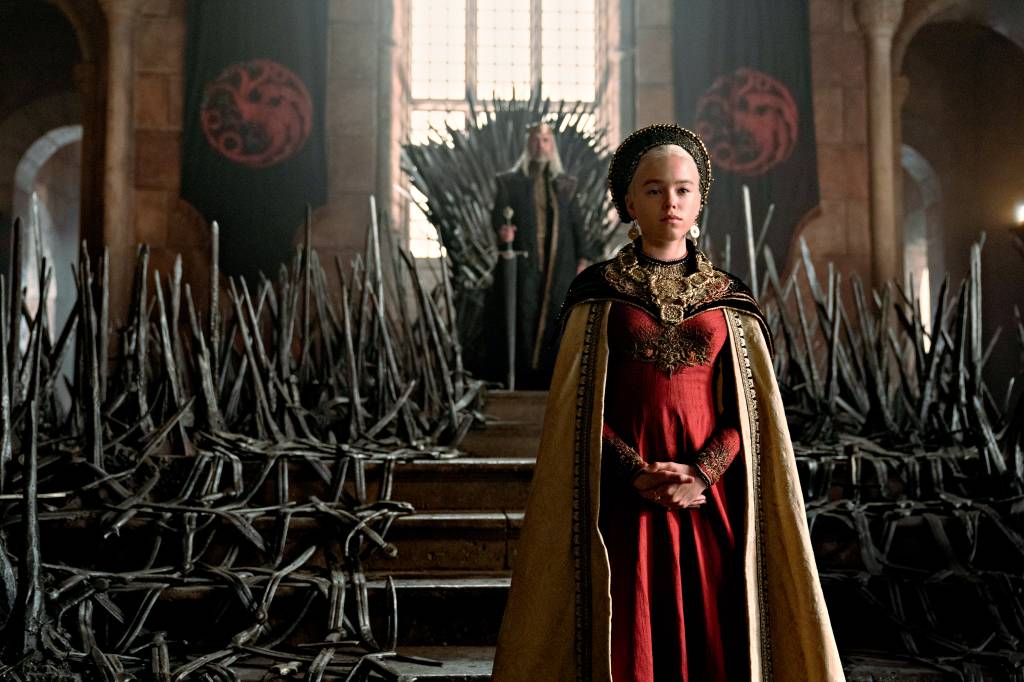 ESTOPIM - Rhaenyra Targaryen (Milly Alcock): a princesa eleita sucessora desencadeia conflito familiar -
