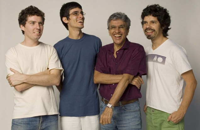 Caetano Veloso e os músicos Pedro Sá, Ricardo Dias Gomes e Marcello Callado, 2006.