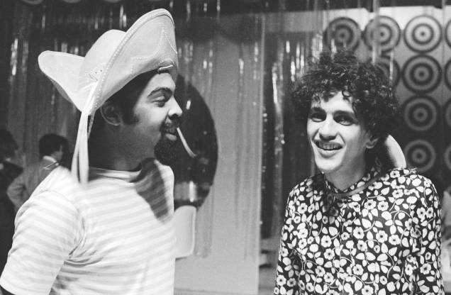 Gilberto Gil e Caetano Veloso, 1968. Gilberto Gil e Caetano Veloso, 1968.