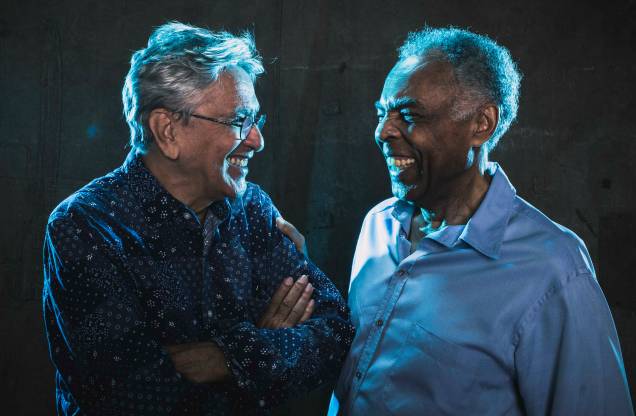 Caetano Veloso e Gilberto Gil, durante ensaio fotográfico, em 2015. Caetano Veloso e Gilberto Gil, durante ensaio fotográfico, em 2015.