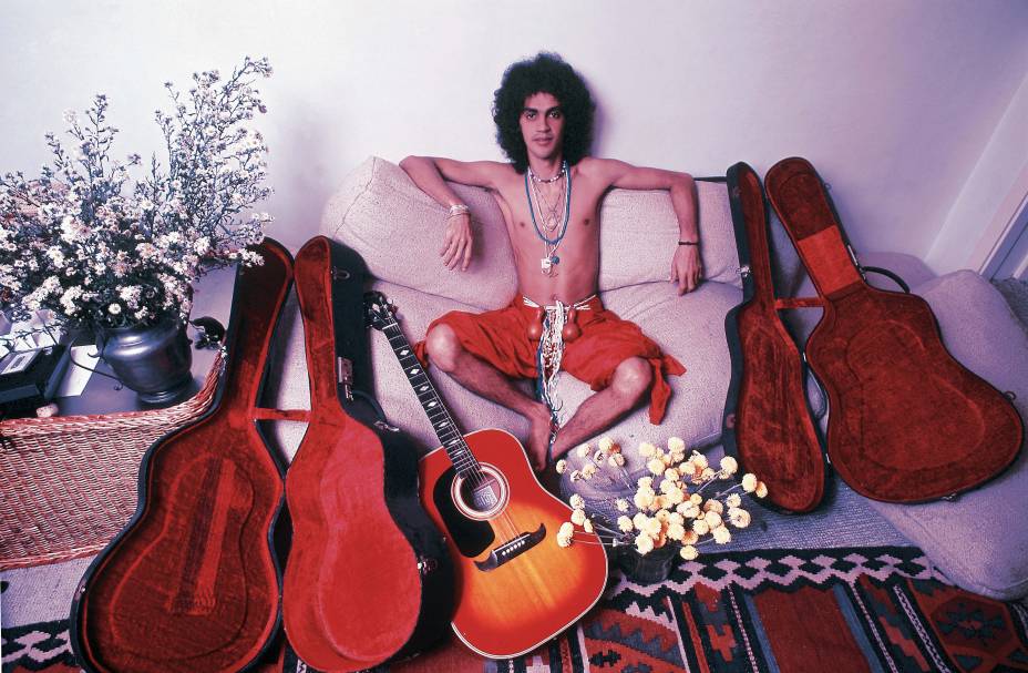 Caetano Veloso, cantor e compositor, anos 60.