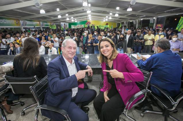 Ciro Gomes, candidato `a presidência da República pelo PDT com Leila do Vôlei no "Giro do Ciro", 05/08/2022. Ciro Gomes, candidato `a presidência da República pelo PDT com Leila do Vôlei no "Giro do Ciro", 05/08/2022.