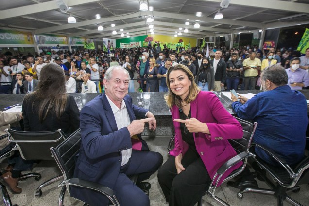 Ciro Gomes, candidato `a presidência da República pelo PDT com Leila do Vôlei no "Giro do Ciro", 05/08/2022.