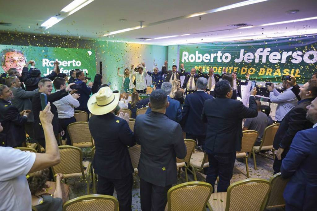 CONVENCÃO-PTB-ROBERTO-JEFFERSON-PRESIDENTE-2022-01.jpg ALIADOS - Lançamento da candidatura: caberá à militância da sigla pedir votos -