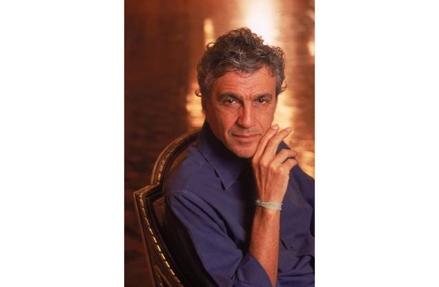 Caetano Veloso no Theatro Municipal do Rio de Janeiro. 2004 Caetano Veloso no Theatro Municipal do Rio de Janeiro. 2004