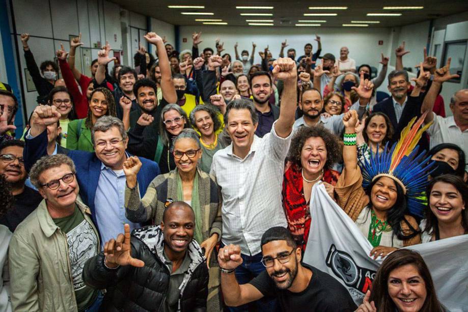 Fernando Haddad, candidato do PT ao governo do estado de São Paulo com partidários do estado de São Paulo do setor de meio ambiente , em 27/07/2022.