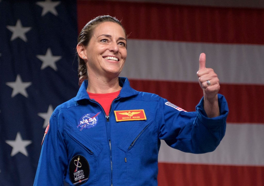 A astronauta Nicole Aunapu Mann, primeira mulher indígena norte-americana a viajar à Estação Espacial Internacional -