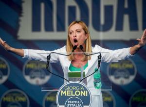 Neofascista Giorgia Meloni é favorita para chefiar o governo italiano
