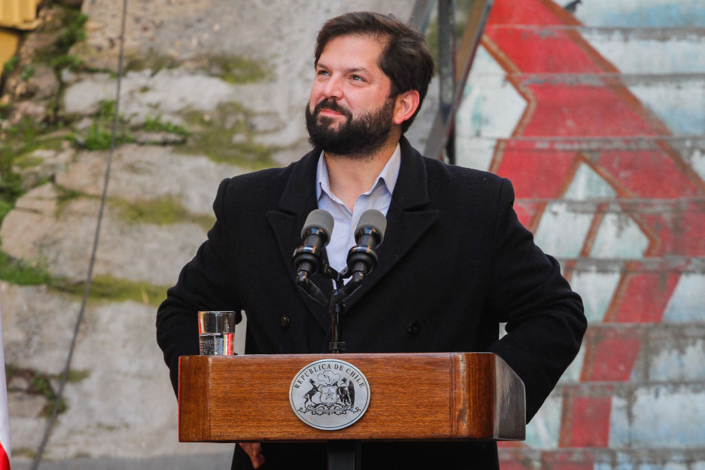 VALPARAISO, CHILE - 2022/07/20: Chilean President Gabriel Boric makes his speech on the launch of tourism programs. Chilean President Gabriel Boric meets with Economy Minister Nicolas Grau to launch programs to recover local tourism affected by the Covid-19 pandemic. An investment of 30 billion pesos is pledged to benefit small and medium-sized companies. (Photo by Cristobal Basaure Araya/SOPA Images/LightRocket via Getty Images)