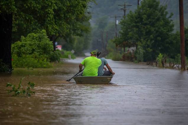 Inundações no estado do <span>Kentucky deixam ao menos 30 mortos e milhares de desalojados.</span> Inundações no estado do <span>Kentucky deixam ao menos 30 mortos e milhares de desalojados.</span>