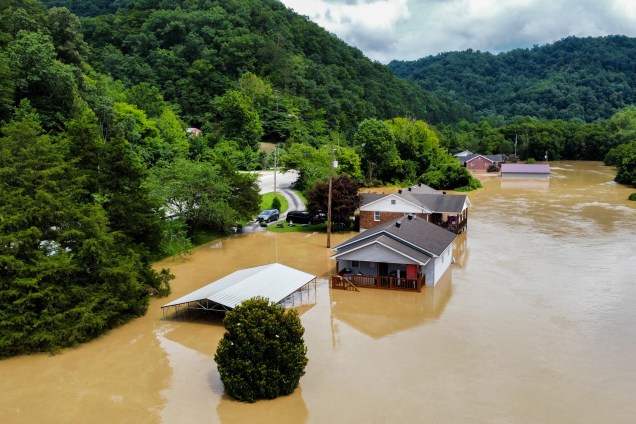 Inundações no estado do <span>Kentucky deixam ao menos 30 mortos e milhares de desalojados.</span>