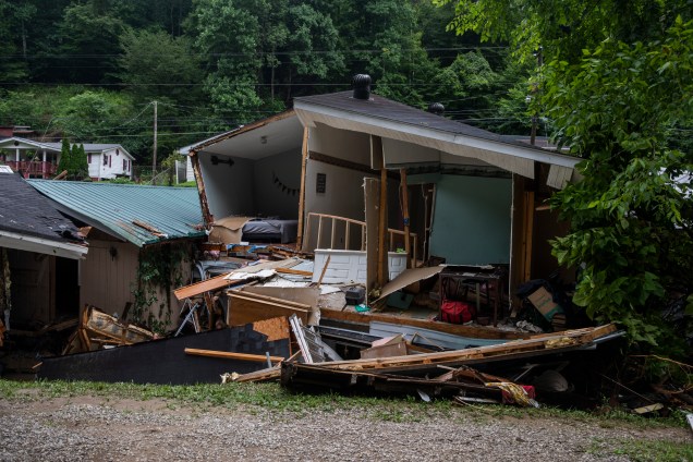 Inundações no estado do <span>Kentucky deixam ao menos 30 mortos e milhares de desalojados.</span>