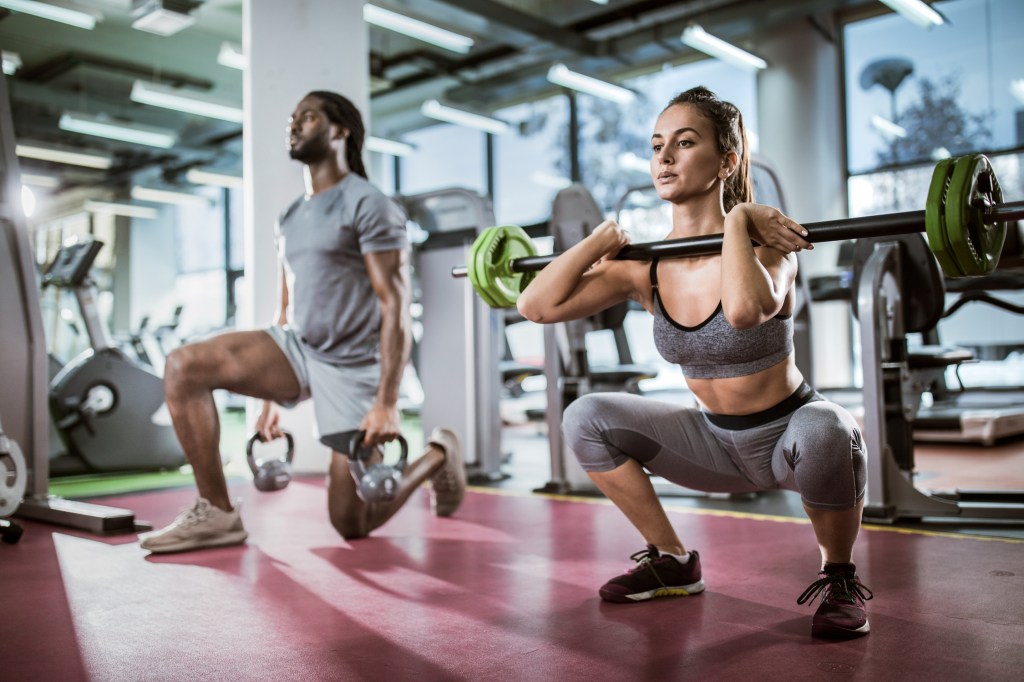 SEGURA FIRME - Mantendo a disciplina: os exercícios fortalecem os músculos, que protegem os ossos -