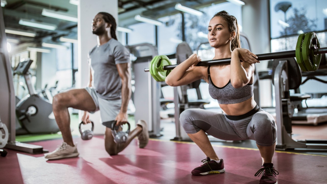 SEGURA FIRME - Mantendo a disciplina: os exercícios fortalecem os músculos, que protegem os ossos -