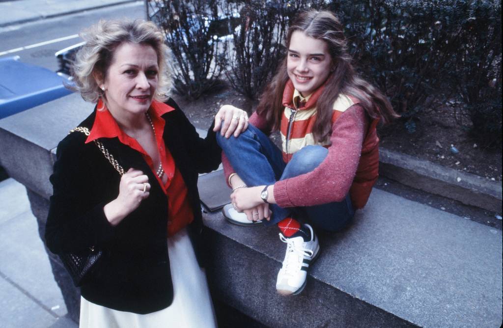 Brooke Shields com a mãe, Teri, em 1978