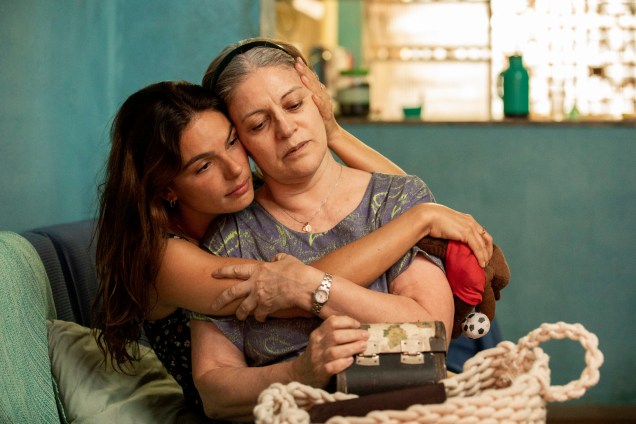 Betina (Isis Valverde) e Nicete (Magali Biff), em "Amor de Mãe",  2020.