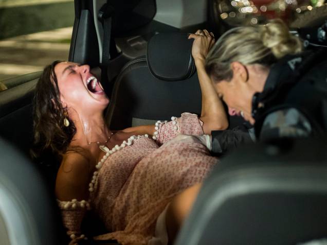 Jeiza (Paolla Oliveira) e Ritinha (Isis Valverde) na novela " A Força do Querer", em 2017 Jeiza (Paolla Oliveira) e Ritinha (Isis Valverde) na novela " A Força do Querer", em 2017