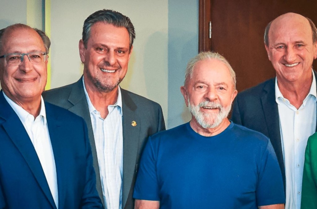 O ex-presidente Lula recebeu o apoio do senador Carlos Fávaro (PSD-MT) e Neri Geller (PP-MT) nas eleições