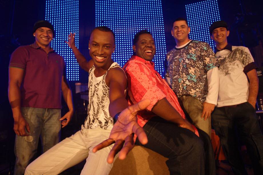 Paulo Elias Ferreira, Thiago André Barbosa, Péricles Aparecido Fonseca de Faria, João Sergio Ferreira da Silva, Valdair Etelvino de Oliveira, integrantes do conjunto Exaltasamba, 2010.