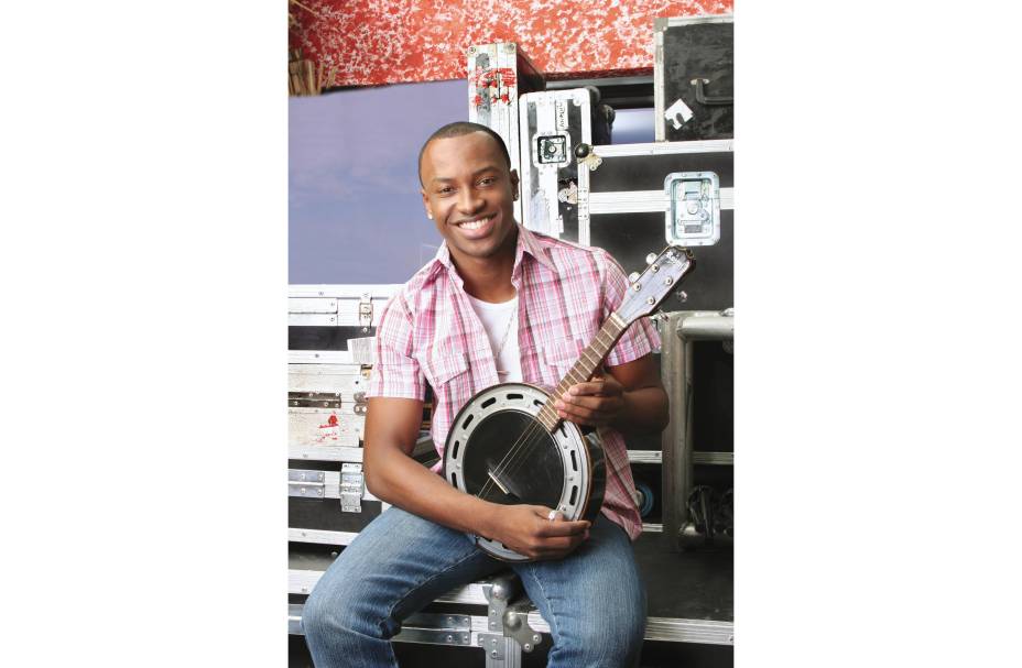 Thiaguinho, músico, compositor e cantor do grupo Exaltasamba, 2000.