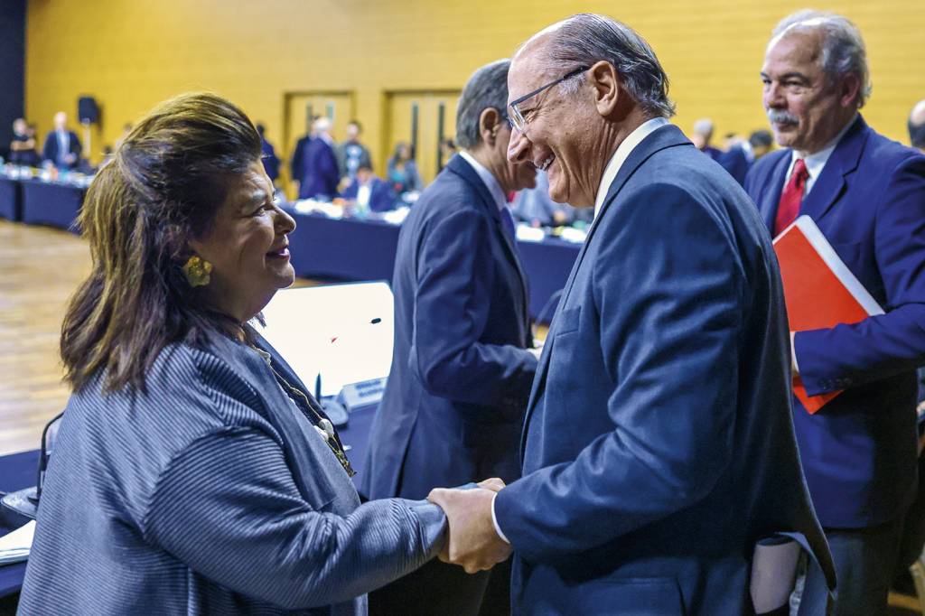 NO MERCADO - O ex-governador com Luiza Trajano: a ponte com empresários -