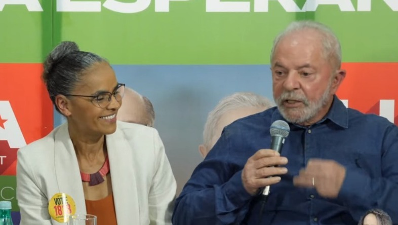 A ex-ministra Marina Silva (Rede) e o ex-presidente Luiz Inácio Lula da Silva (PT) concedem entrevista coletiva em São Paulo