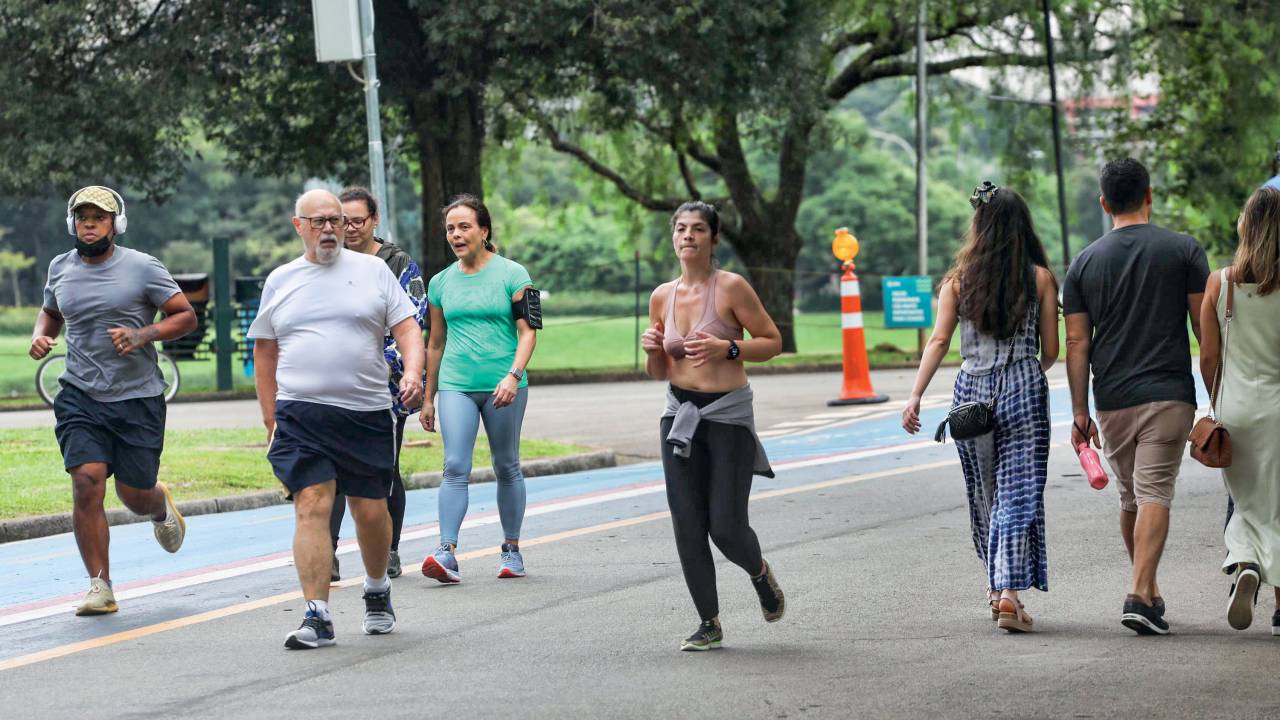 ATIVIDADE - Exercícios físicos: instrumento vital, ao lado da boa alimentação, contra a obesidade -