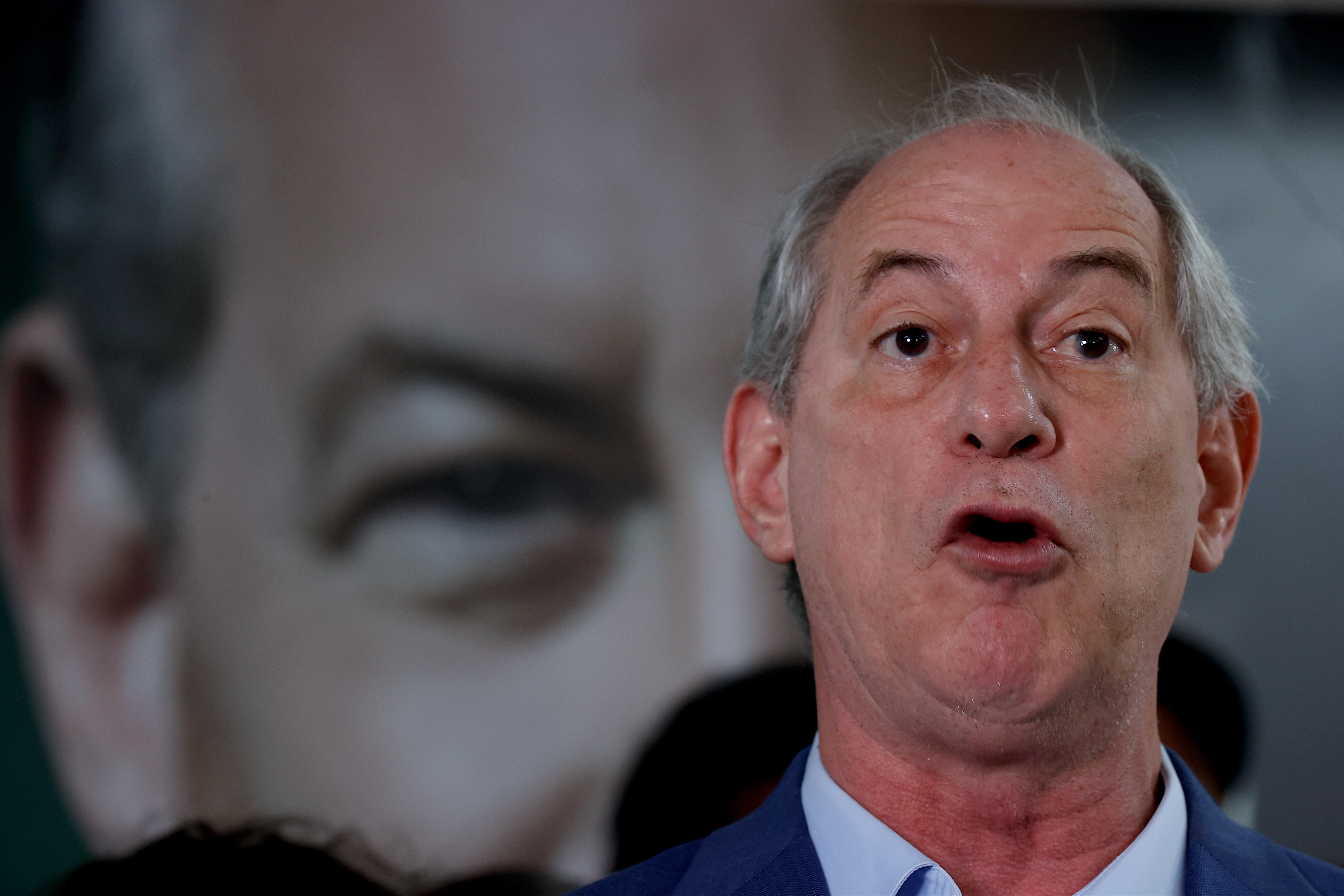 Ao contr rio do que denuncia Ciro Gomes governo n o vende