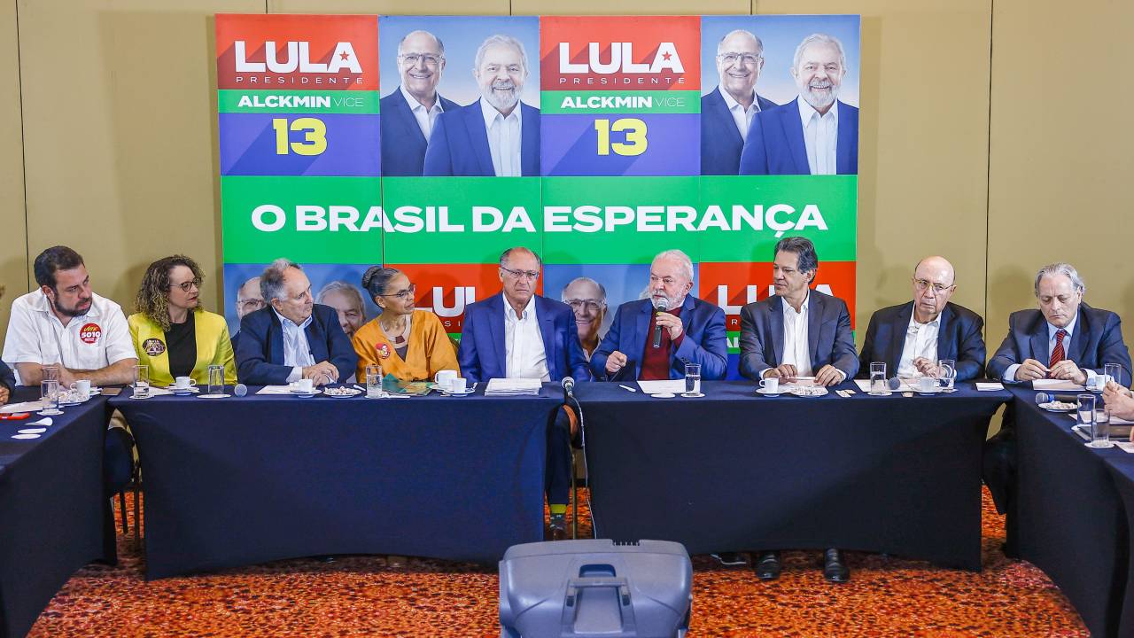 19.09.2022 - Lula e Alckmin, da Coligação Brasil da Esperança, participam de encontro com candidatos à Presidência da República em outras eleições, em São Paulo (SP). Foto: Ricardo Stuckert