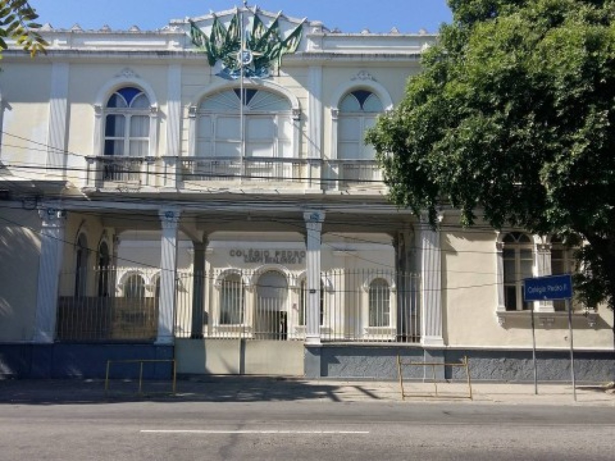 Orgia entre adolescentes em colégio tradicional do... | VEJA