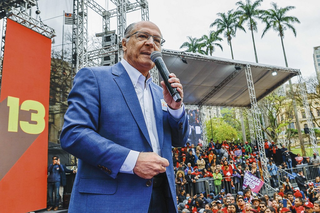 NO PALANQUE - O ex-governador paulista: “Quando Lula me estendeu a mão, senti um chamado à razão” -