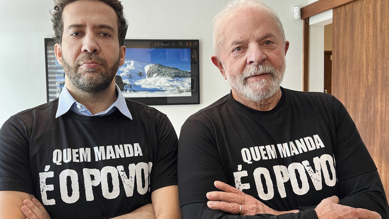A SERVIÇO DE DEUS - Janones e Lula: a aliança foi celebrada pelo PT como uma grande conquista -
