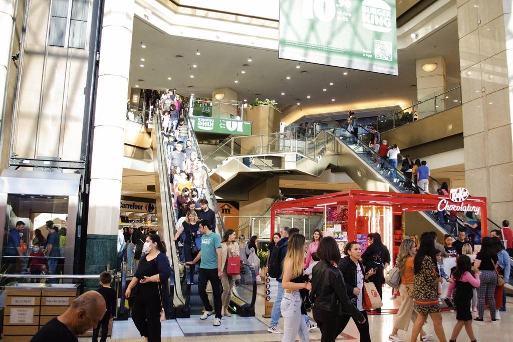 VOLTA AO CONSUMO - Shopping center em São Paulo: surpresa no PIB -