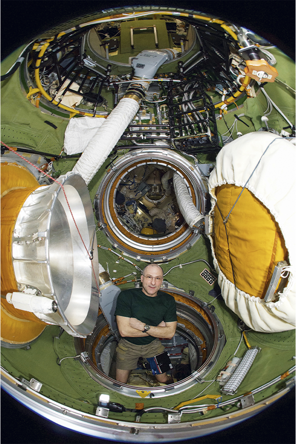 TEMPO - O americano Don Pettit, de 67 anos, numa selfie: ele entrou em órbita pela primeira vez em 2002 -