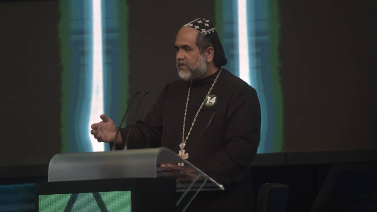 Padre Kelmon durante o debate presidencial -