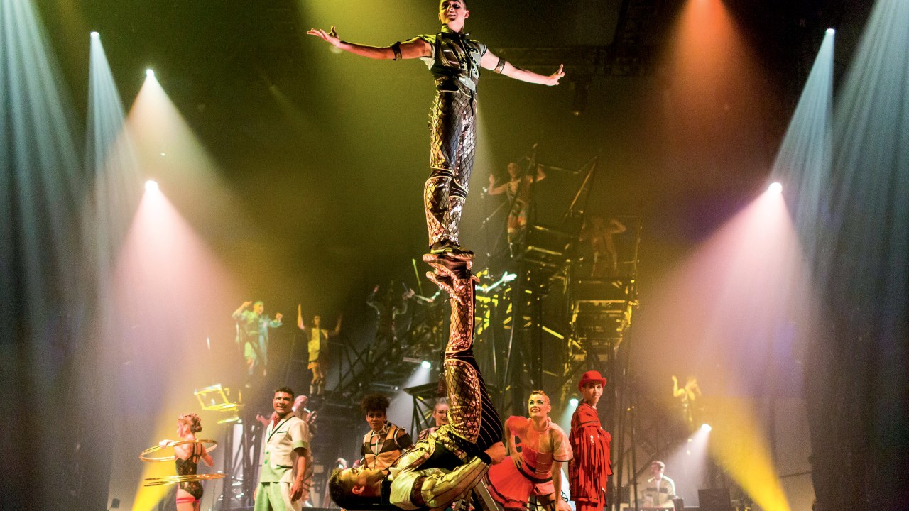 NOVO EQUILÍBRIO - O espetáculo Bazzar: homenagem à arte circense e aos primórdios do grupo -