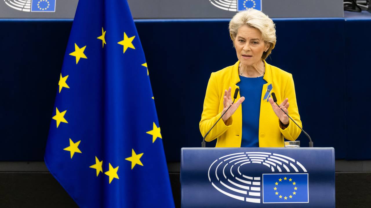 14 de setembro de 2022, França, Estrasburgo: Ursula von der Leyen (CDU), Presidente da Comissão Europeia, profere um discurso sobre o Estado da União no início da sessão plenária do Parlamento Europeu.