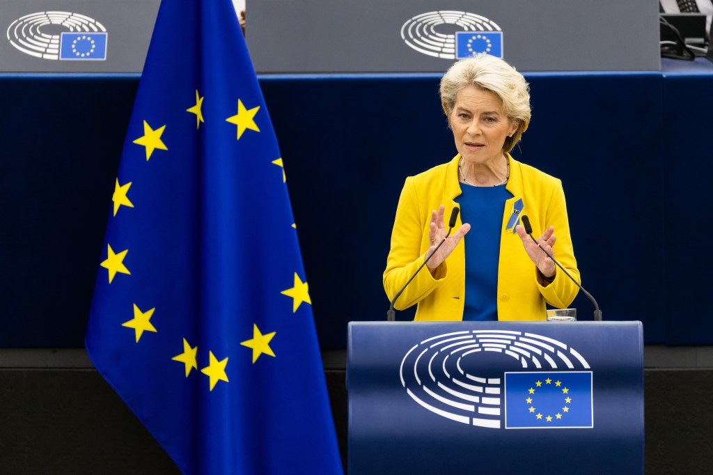 14 de setembro de 2022, França, Estrasburgo: Ursula von der Leyen (CDU), Presidente da Comissão Europeia, profere um discurso sobre o Estado da União no início da sessão plenária do Parlamento Europeu.