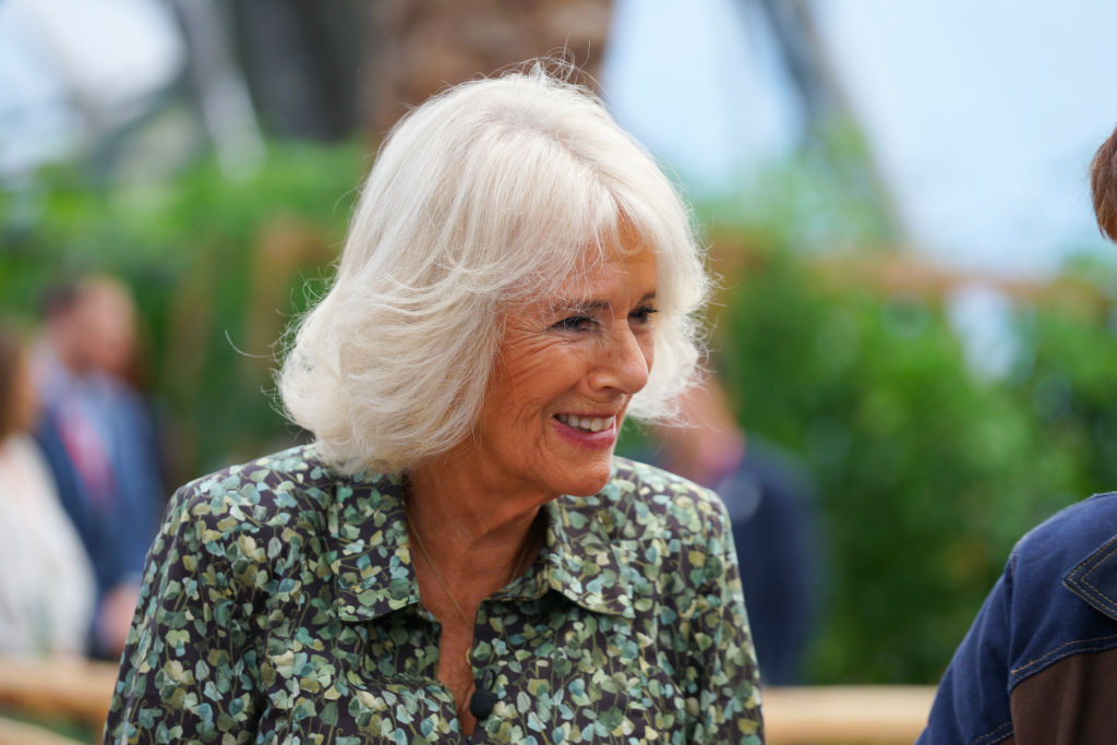 PAR, ENGLAND - SEPTEMBER 06: Camilla, Duchess of Cornwall during her visit to the Antiques Roadshow at The Eden Project on September 06, 2022 in Par, England. (Photo by Hugh Hastings - WPAPool/Getty)