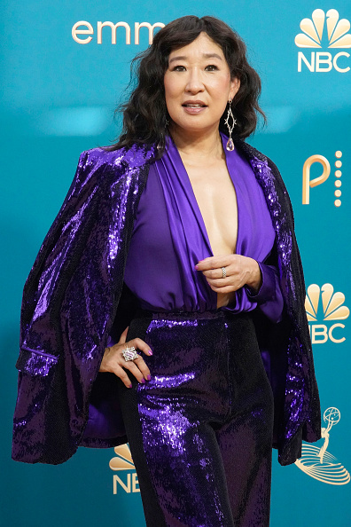 Sandra Oh da série 'Killing Eve' no Emmy 2022, em Los Angeles -