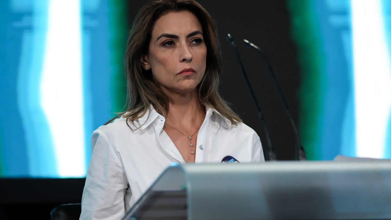 AO PAULO, BRAZIL - SEPTEMBER 24: Senator Soraya Vieira Thronicke looks on during a televised debate organized by a pool of local media at SBT Studios on September 24, 2022 in Sao Paulo, Brazil. Candidate Lula Da Silva, who leads most of the polls, had announced his absence from this debate and promised to attend the last one in Rio de Janeiro a day before the voting. (Photo by Rodrigo Paiva/Getty Images)