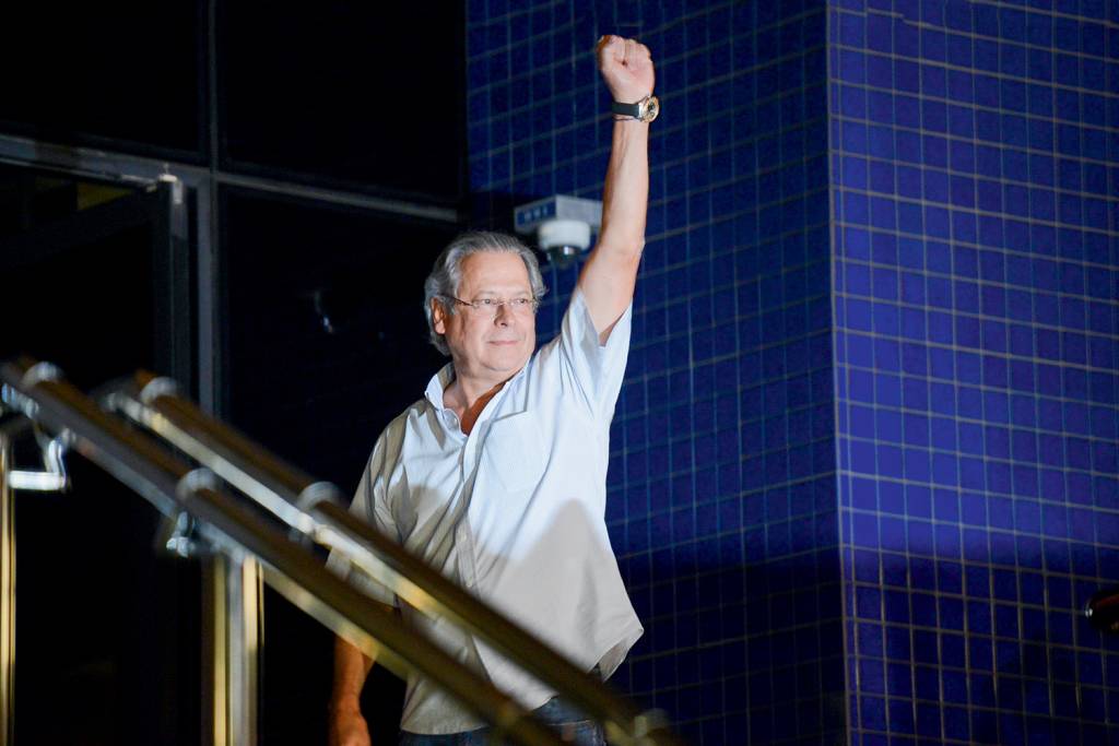 BAIXA - Dirceu: o braço direito de Lula e cérebro do PT foi condenado -